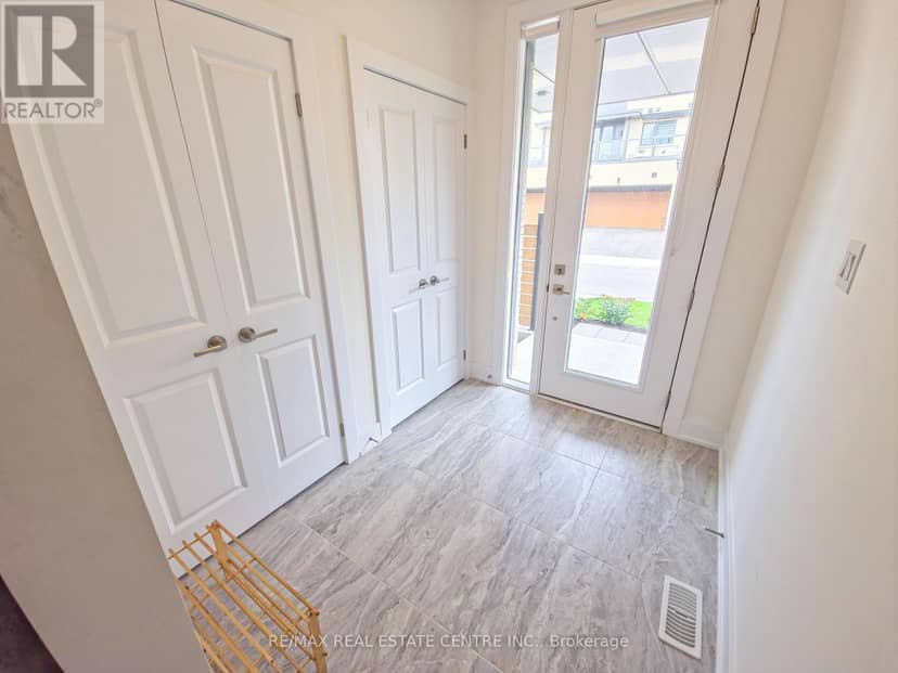 66 - 2273 Turnberry Drive, Burlington, photo 3