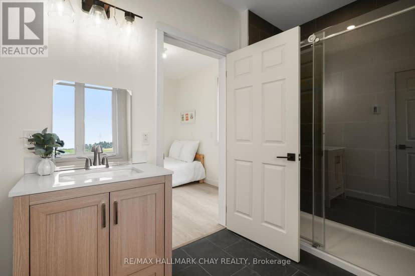 958375 E 7th Line — photo 36 of 40