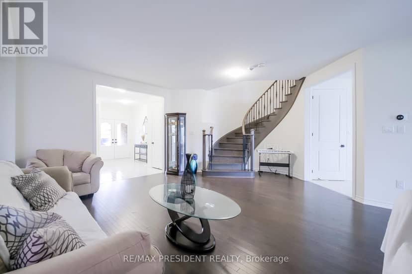4 Cypress Point Street — photo 13 of 40