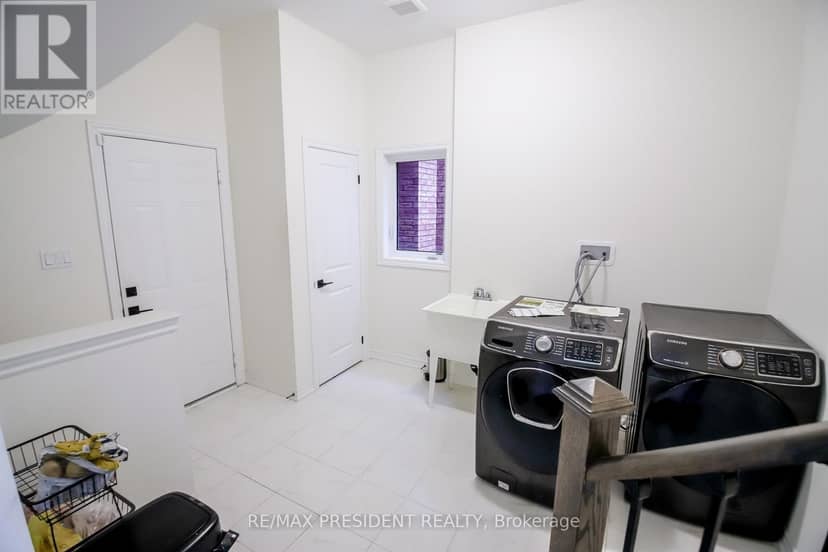 4 Cypress Point Street — photo 38 of 40
