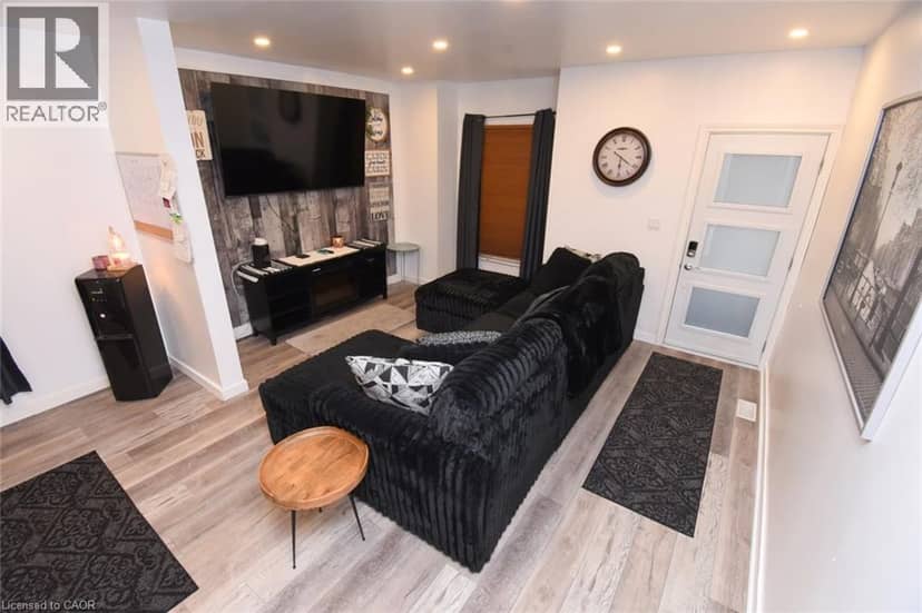 80 FRANCIS Street — photo 11 of 39