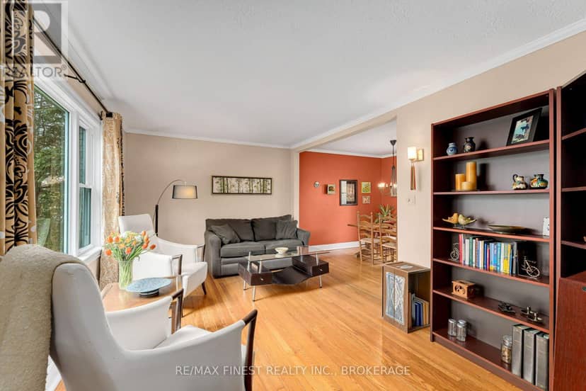 298 College Street — photo 12 of 40