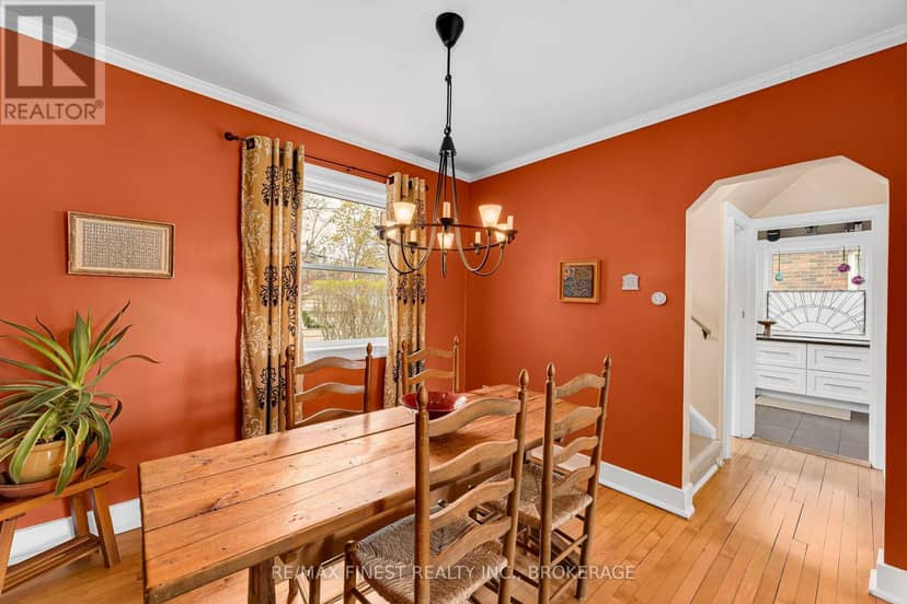 298 College Street — photo 16 of 40