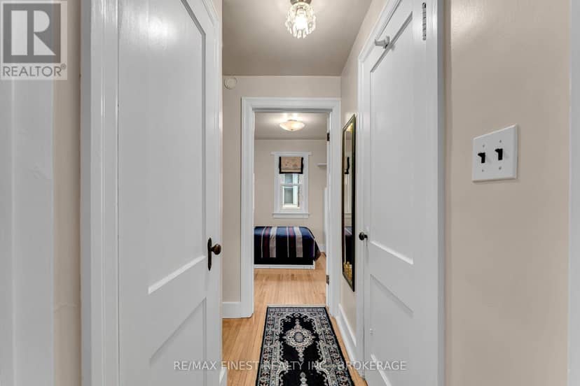 298 College Street — photo 21 of 40