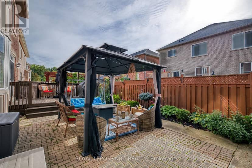 25 Maverick Crescent — photo 10 of 40