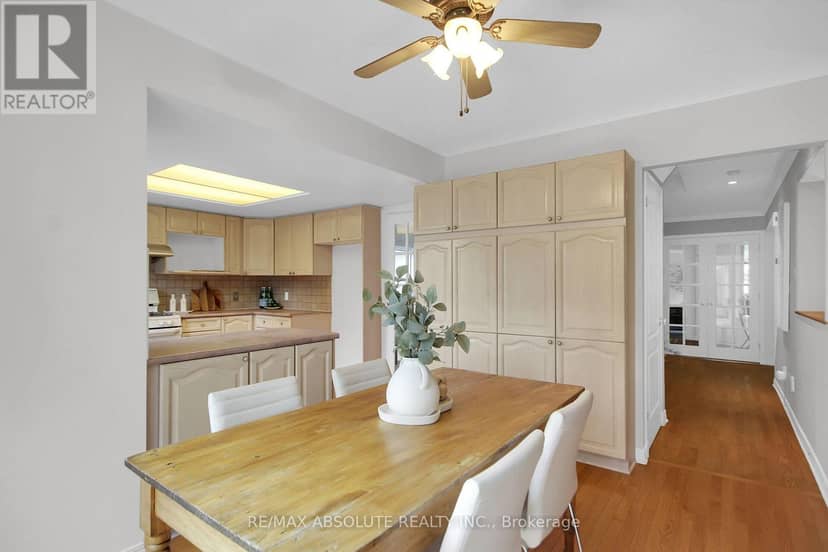 38 Forestglade Crescent — photo 17 of 40