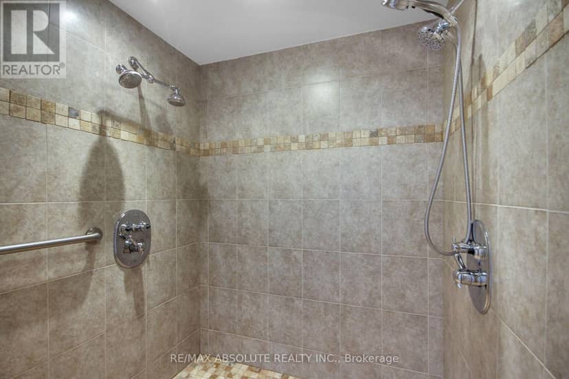 38 Forestglade Crescent — photo 26 of 40