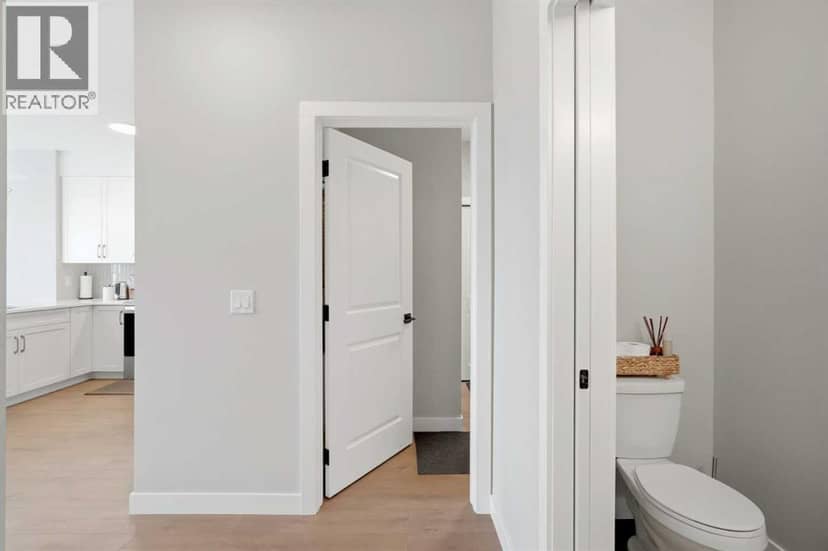 143 Belvedere Crescent SE — photo 18 of 40