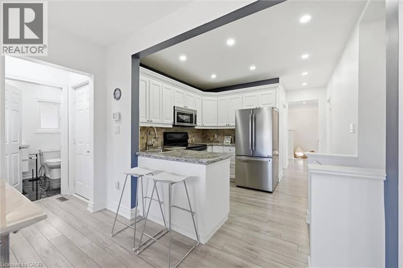 205 DUMBARTON Avenue — photo 12 of 40