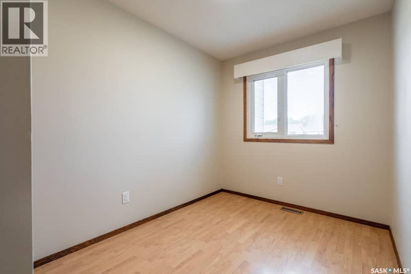 135 Fulton DRIVE — photo 12 of 32
