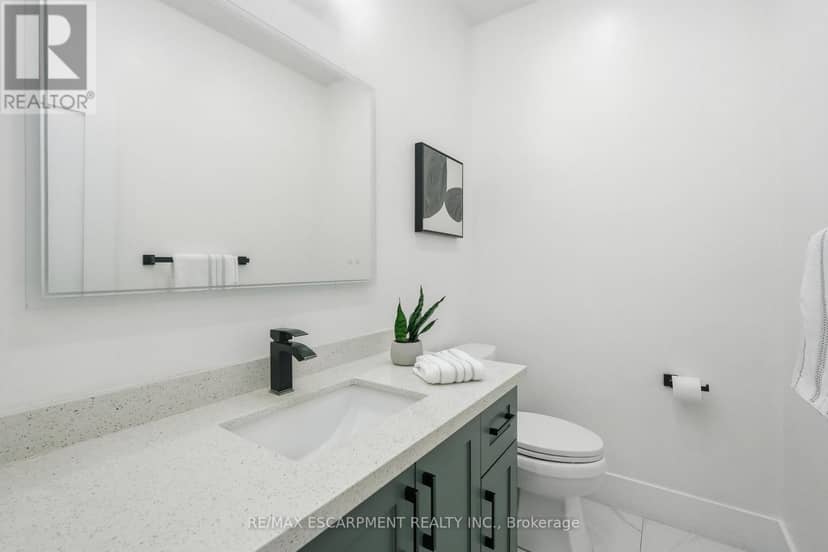 2 Currie Drive — photo 15 of 40