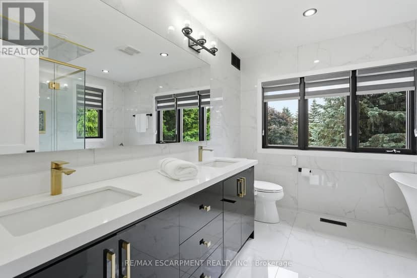 2 Currie Drive — photo 21 of 40