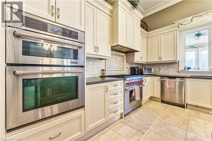 330 MACDONALD Street — photo 12 of 29