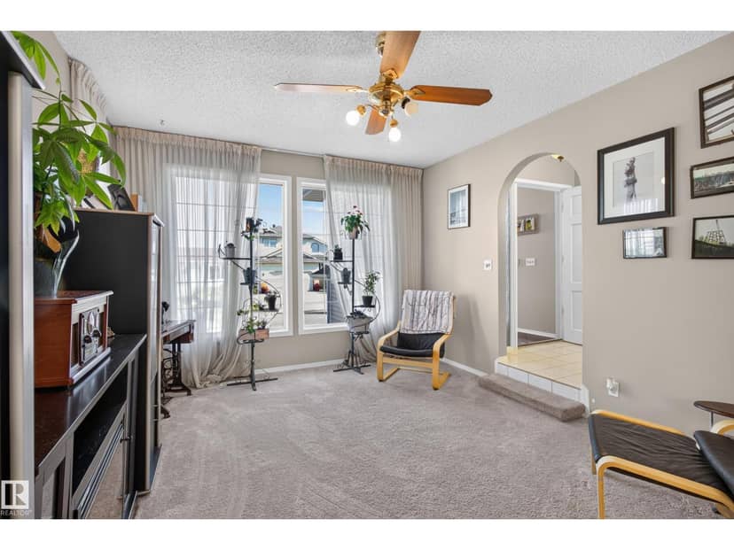 2812 35 ST NW — photo 9 of 40