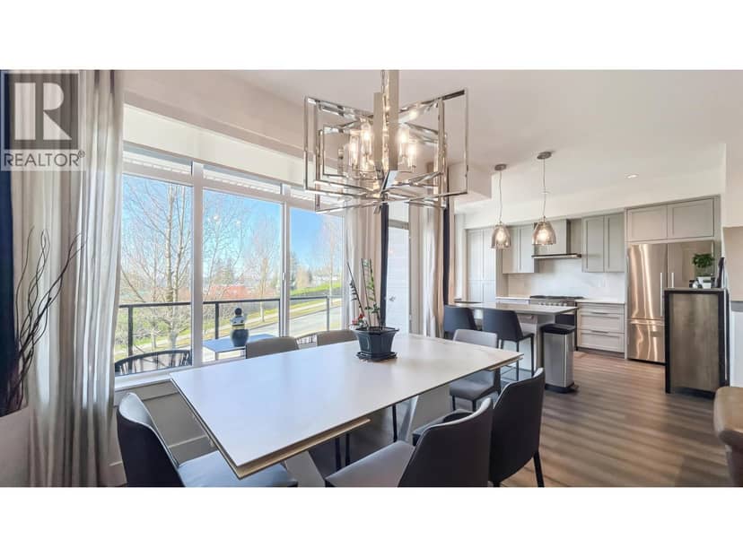 2 3535 PRINCETON AVENUE, Coquitlam, photo 2