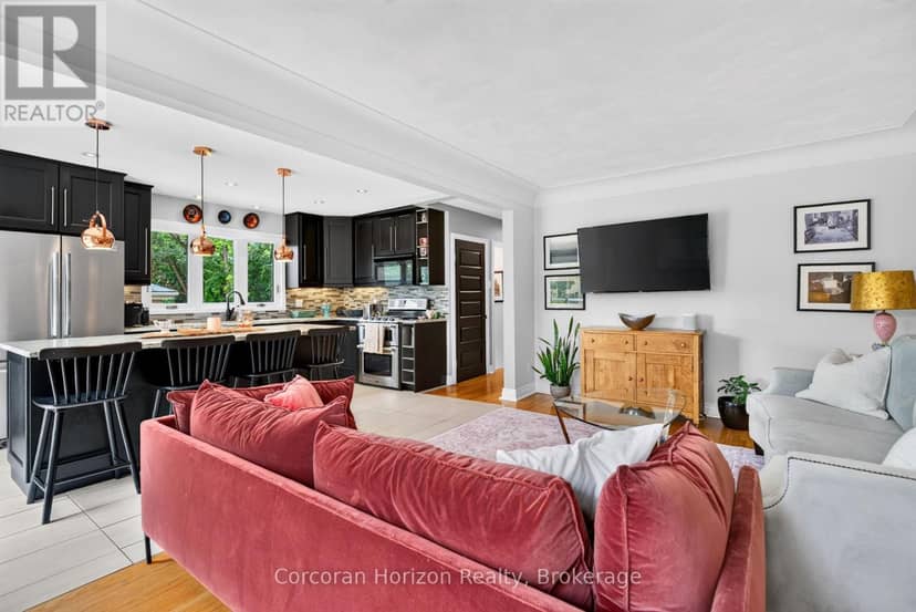592 Aberdeen Avenue — photo 13 of 40