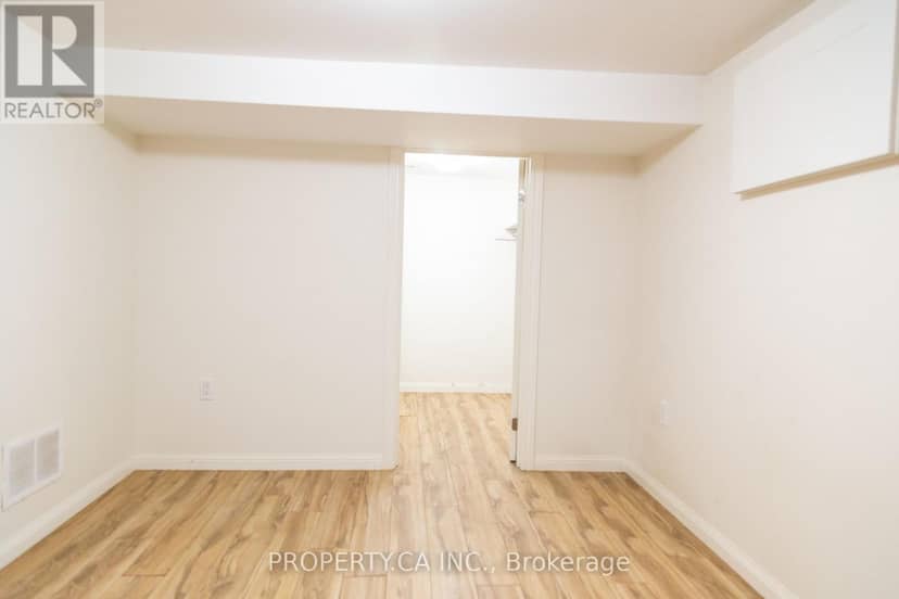 8 Dufferin Street — photo 21 of 37