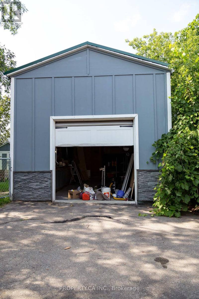8 Dufferin Street — photo 34 of 37