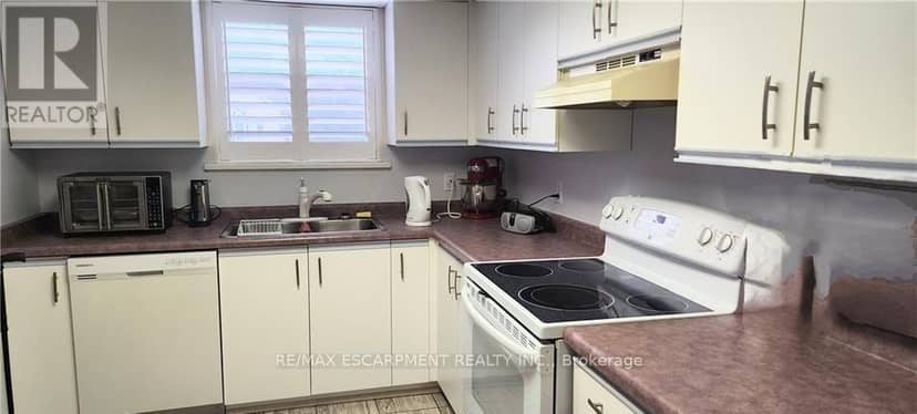 204 - 19 Lake Avenue S — photo 12 of 19