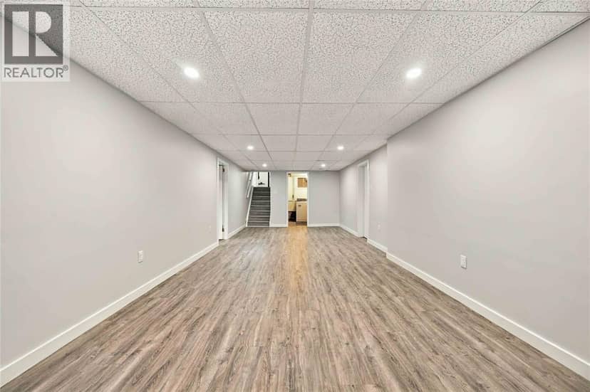 6 Massey Crescent — photo 19 of 28