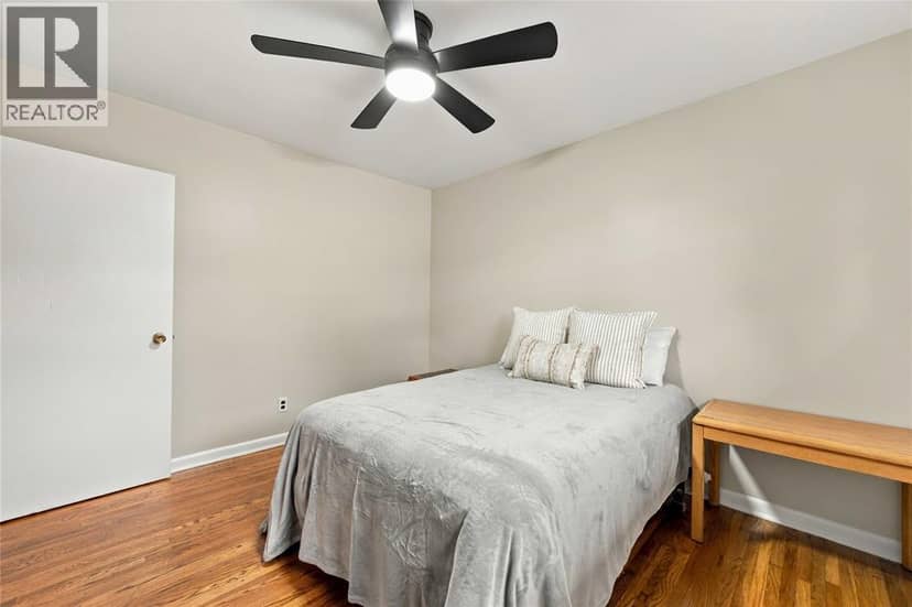 6 Massey Crescent — photo 14 of 28