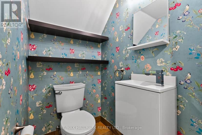 103 - 21 Earl Street — photo 19 of 34