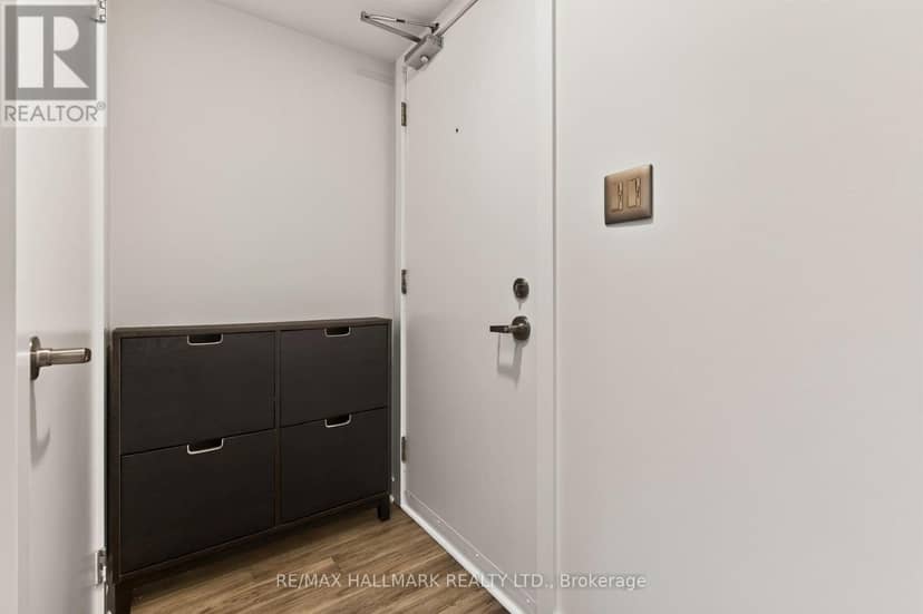 103 - 21 Earl Street, Toronto, photo 4