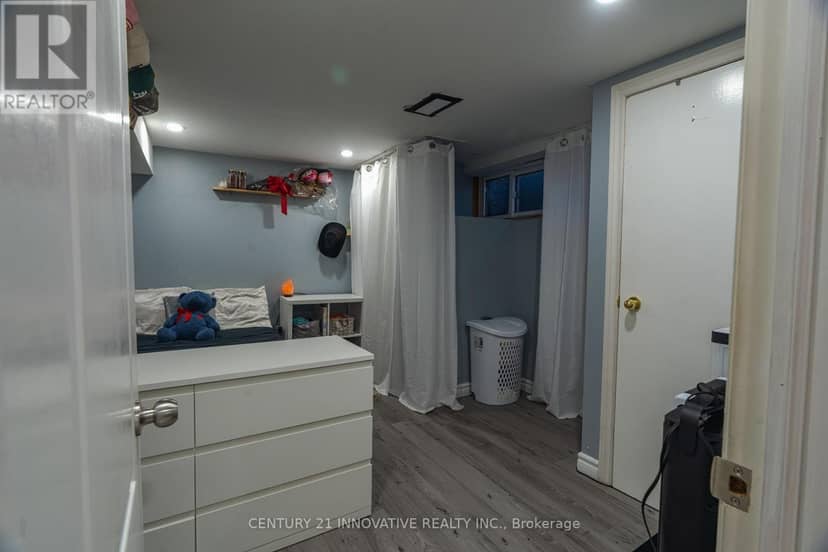 89 Thickson Road S — photo 17 of 28