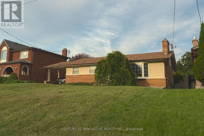 89 Thickson Road S — photo 3 of 28