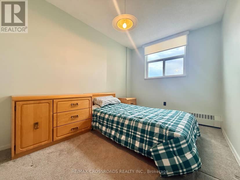 1109 - 5 Parkway Forest Drive — photo 12 of 26