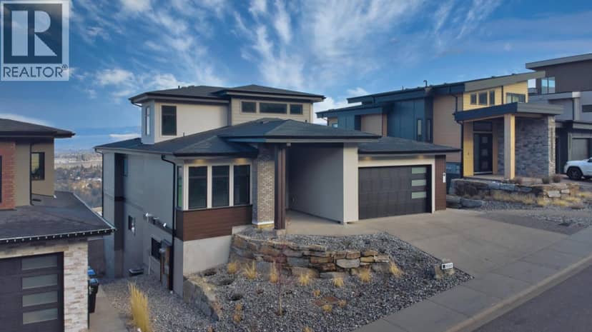1030 Emslie Street, Kelowna
