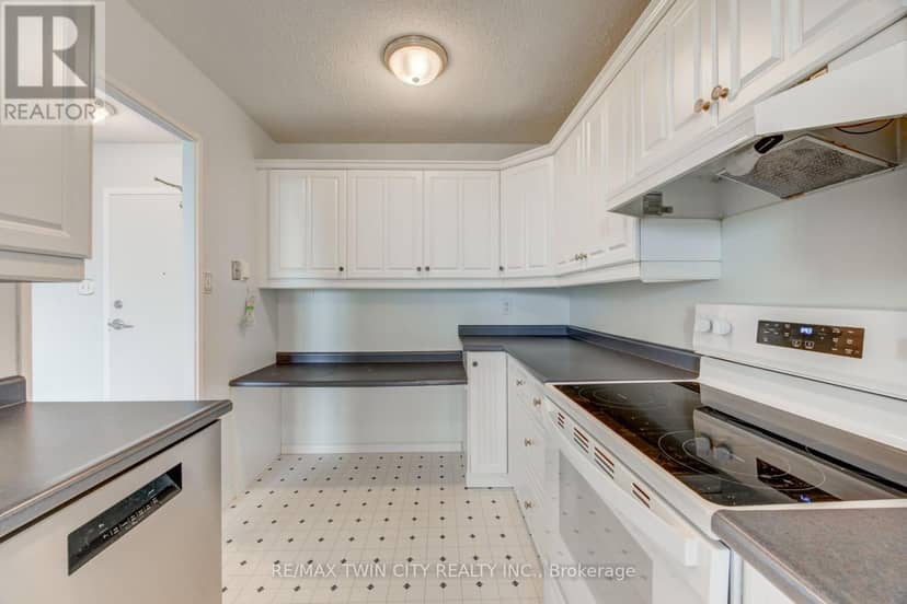 509 - 225 Harvard Place N — photo 11 of 33