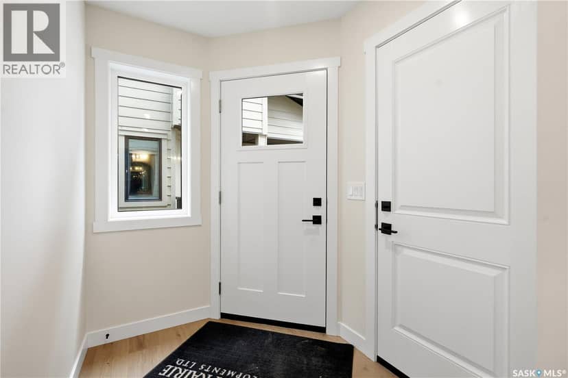 130 155 McFaull WAY — photo 2 of 40
