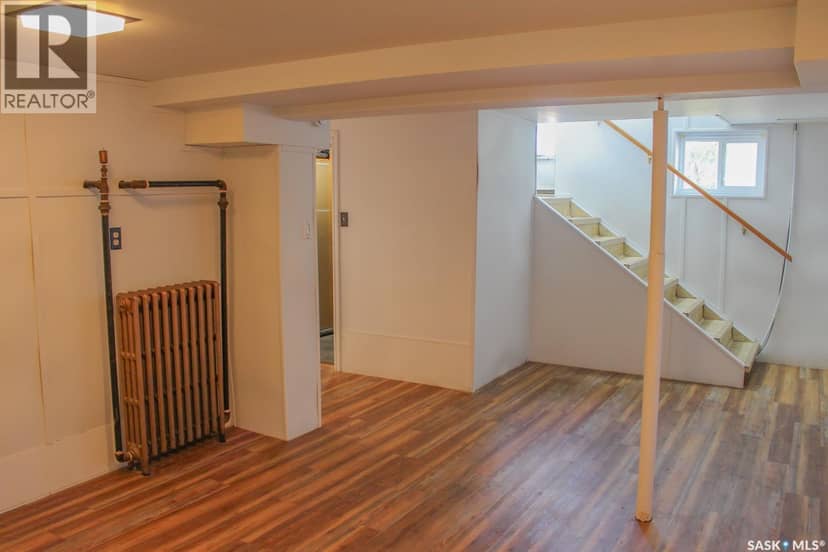 420 Burrows AVENUE W — photo 28 of 40