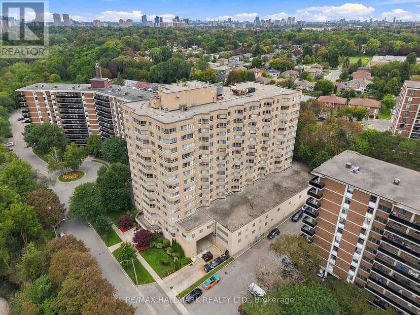 303 - 4 Park Vista, Toronto, photo 2