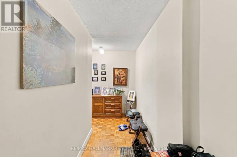 303 - 4 Park Vista, Toronto, photo 7