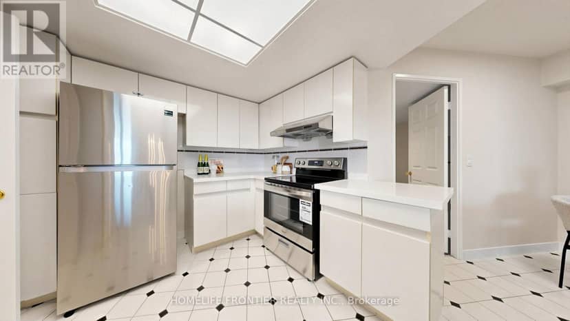 1016 - 7825 Bayview Avenue — photo 13 of 40