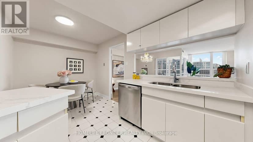 1016 - 7825 Bayview Avenue — photo 14 of 40