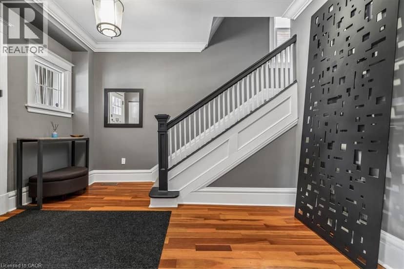 40 STANLEY Avenue, Hamilton, photo 7