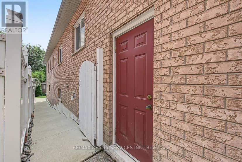 33 Woodvalley Drive — photo 39 of 40
