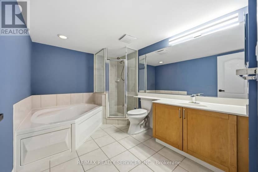 121 - 2111 Lake Shore Boulevard W — photo 26 of 33