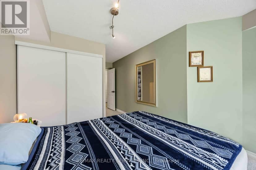 121 - 2111 Lake Shore Boulevard W — photo 28 of 33