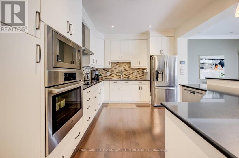 10 - 435 Winchester Drive — photo 12 of 40