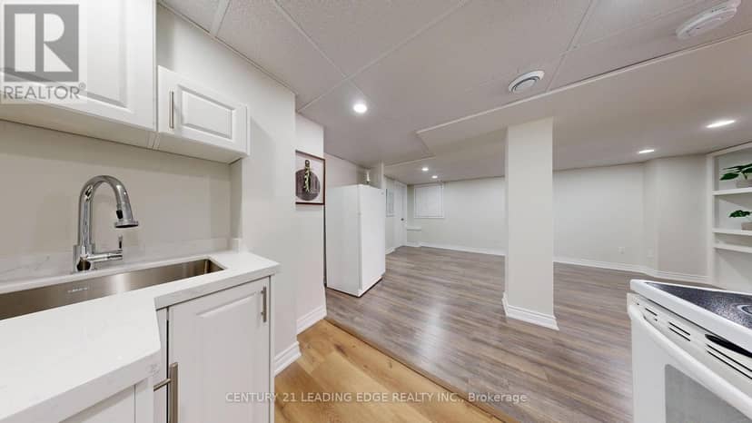 784 Ormond Drive — photo 38 of 40