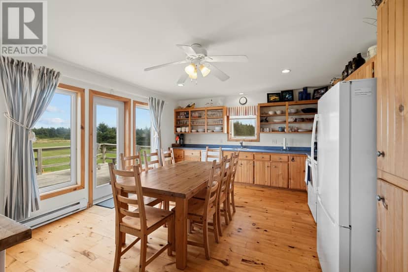 64 Lecky Crescent, Thunder Cove — photo 13 of 40