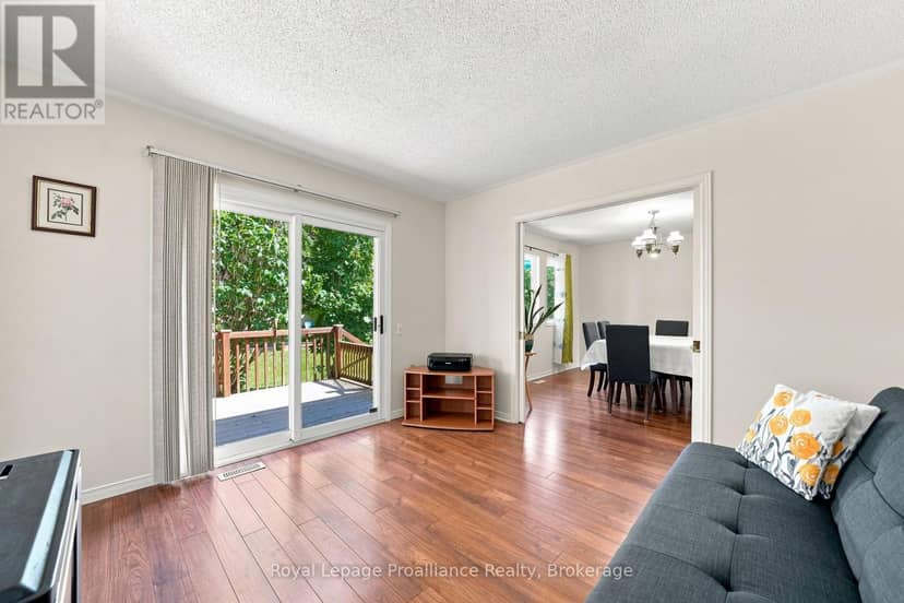 11 Monroe Court — photo 10 of 19