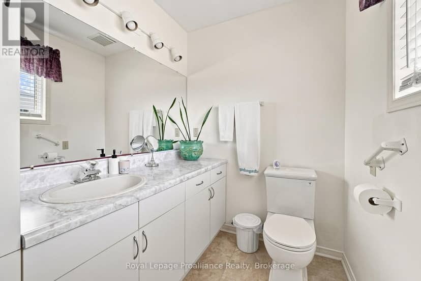 11 Monroe Court — photo 14 of 19