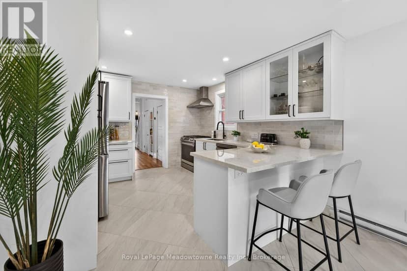 216 Maplewood Avenue — photo 13 of 34