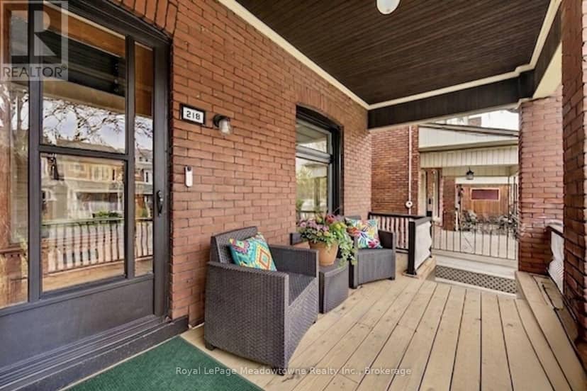 216 Maplewood Avenue, Hamilton, photo 4