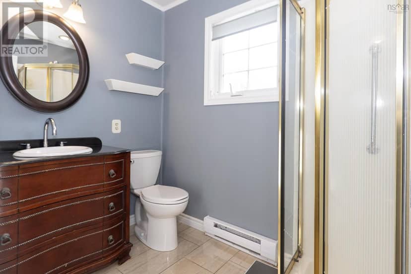 193a Victoria Street E — photo 13 of 40